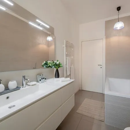 Ferrucci, 10 - Elegante Oasi Urbana A Appartamento