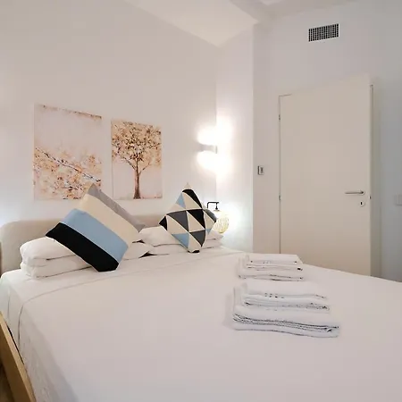 Repubblica Iii-hosted By Sweetstay * ميلان