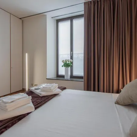 アパート Royal - Luxury Duomo ミラノ