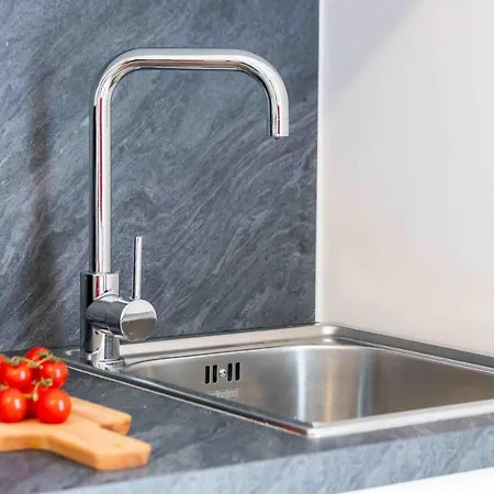 Prada & Bocconi - Cozy Studio, Fast Wifi, Tram アパート ミラノ