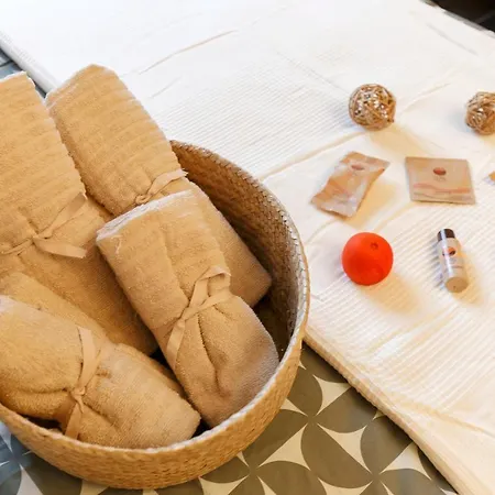 Modern & Bright 2 Bedroom Flat 50m From M4 Stop Milan