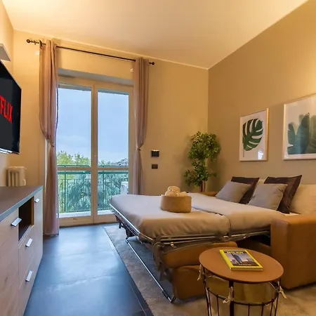 Modern & Bright 2 Bedroom Flat 50m From M4 Stop * Milan