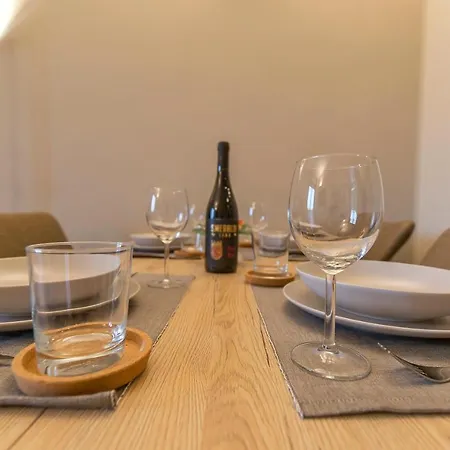 Modern & Bright 2 Bedroom Flat 50m From M4 Stop Apartment Milan