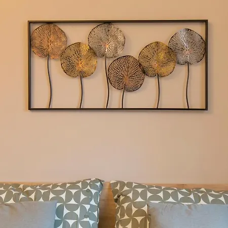 Modern & Bright 2 Bedroom Flat 50m From M4 Stop Appartement Milaan