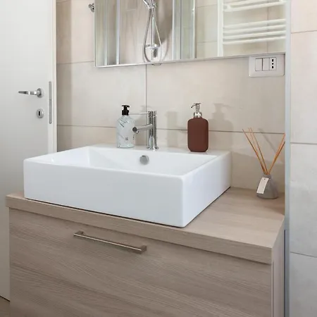 Artstay - Exclusive Near Metro M1, Ac, Parking Milano