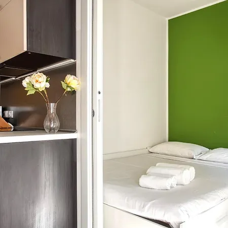 Апартаменты Joivy Vibrant 2bed With Balcony