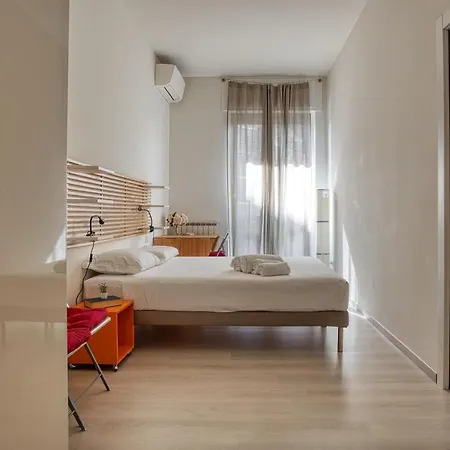 Joivy Vibrant 2bed With Balcony Milan