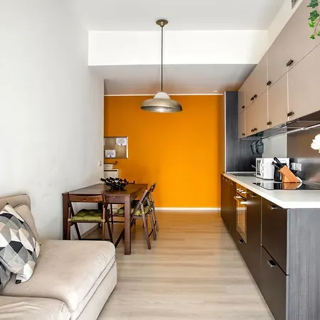 Joivy Vibrant 2bed With Balcony Milan