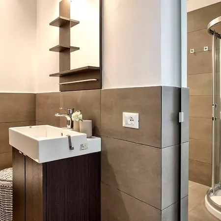 Joivy Vibrant 2bed With Balcony Милан