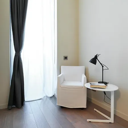 Luxury In Bosco Verticale Isola شقة *