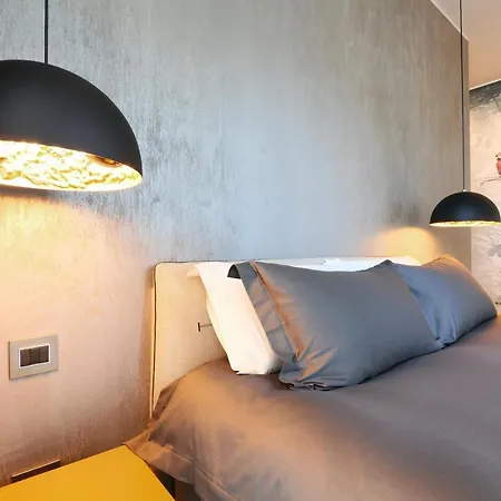 Апартаменты Luxury In Bosco Verticale Isola