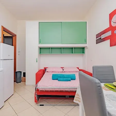 Lovely - 15 Minutes To Duomo Apartament