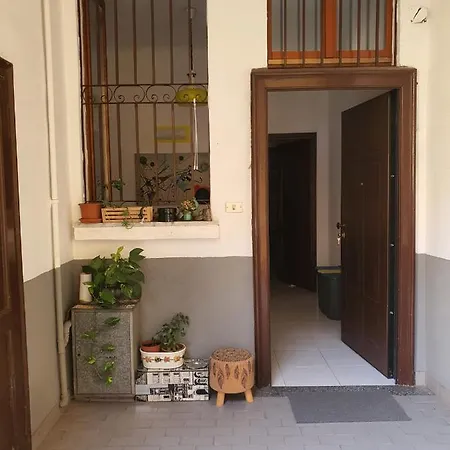 Bilocale In Ortica! 아파트 *
