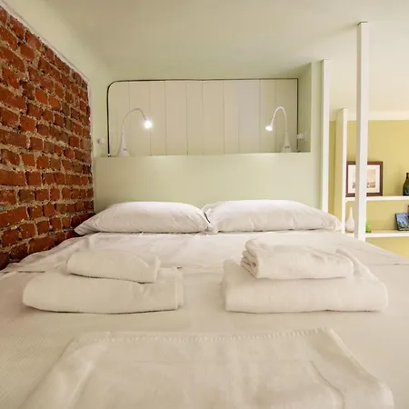 Soppalchino In Via Savona Appartement