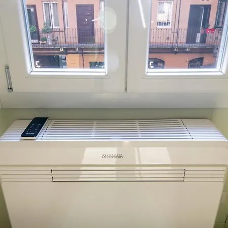 Soppalchino In Via Savona * Milano