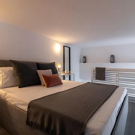 Navigli - Chic And Sophisticated In Appartement