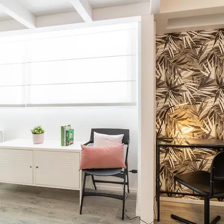 Navigli - Chic And Sophisticated In Appartement