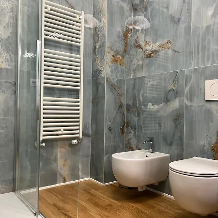 Regina By The Blue Twins * Milano