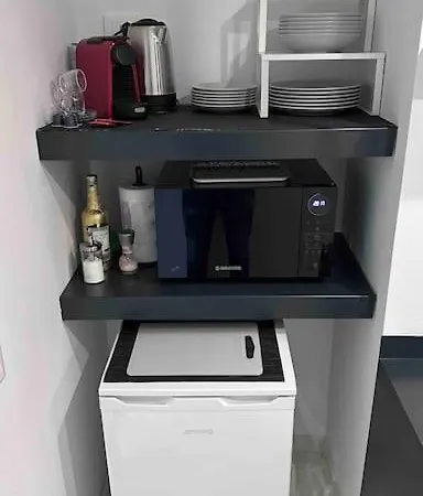 - Space 20 * Mailand