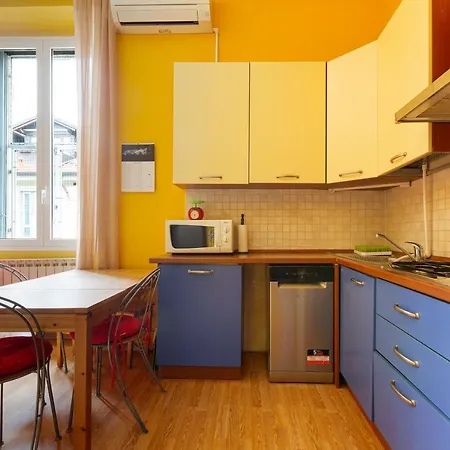 Apartment Viale Umbria Colorful *