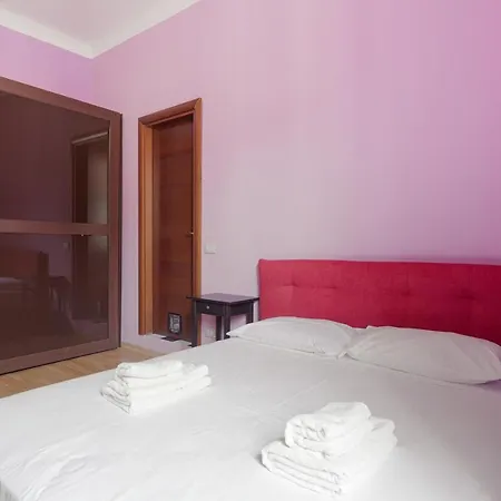 Apartment Viale Umbria Colorful *