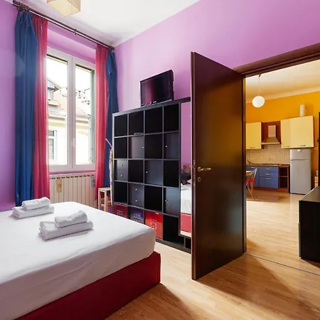 Viale Umbria Colorful Daire