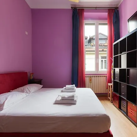 Viale Umbria Colorful Daire