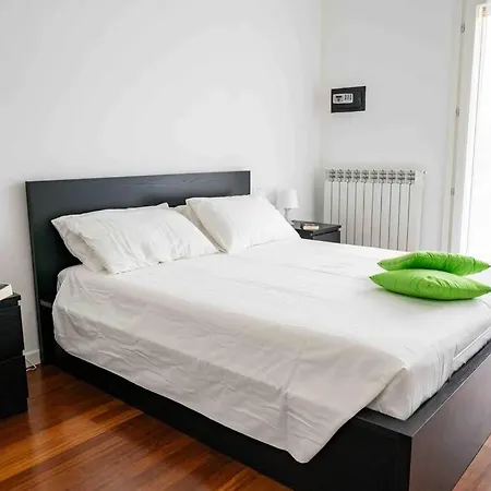 Apartment Luminoso Trilocale Affori Centro Milan