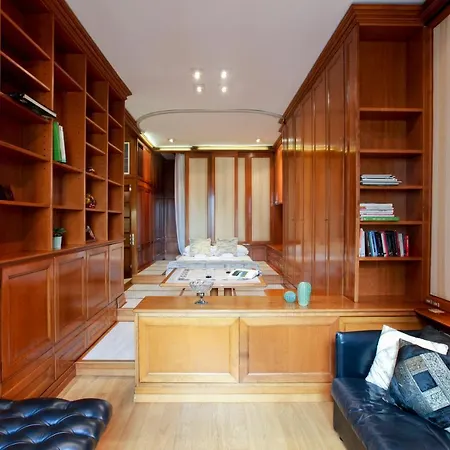 San Babila Apartment *