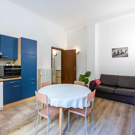 Stazione Centrale-repubblica In Centro Con Wifi Διαμέρισμα