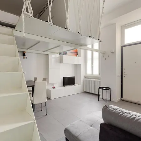 Guesthost - Cosy And Quiet In Milánó