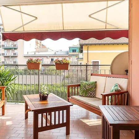 Casty Sweet - Mm3 Comasina Free Private Parking Mediolan