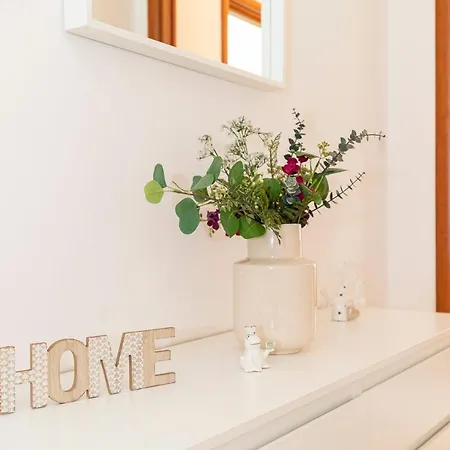 Casty Sweet - Mm3 Comasina Free Private Parking