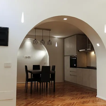 Attia Wifi - Duomo In 10 Min Apartmán