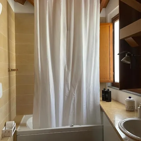 The Pretty Attic * Mediolan