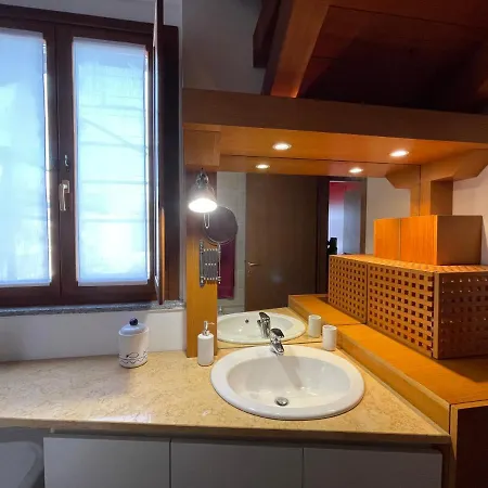 The Pretty Attic Apartment Milan