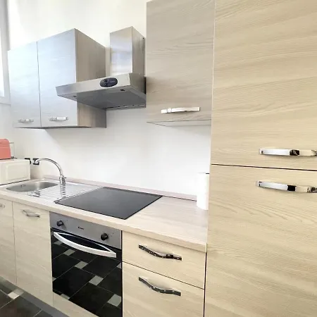 Accomodo Mil47 Monolocale Prada Apartment Milan