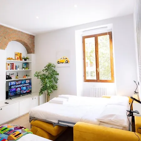 The Red Bricks - San Babila Area Milan