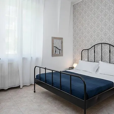 Blue City Paradise - Renovated Apt In Center Milán