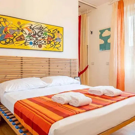 Guest Planet - Grazioso Bilocale Bande Nere M1 * Milán