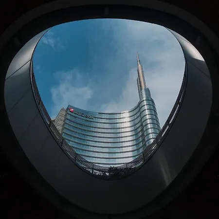 The Of Fame - Bosco Verticale View *