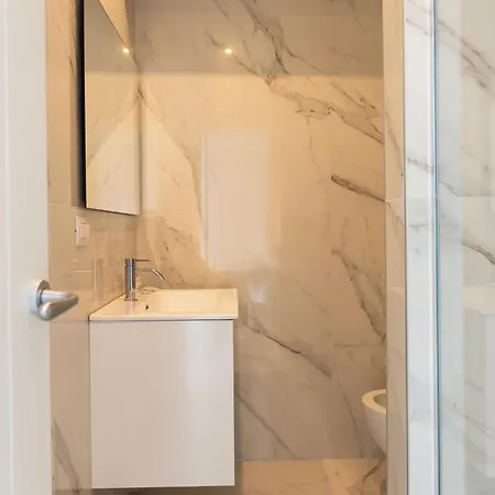 Youhosty - Gioia 1 Big * Mediolan