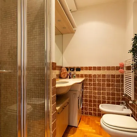 Pit Stop - Navigli * ميلان