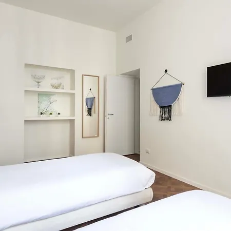 Voyager Apartment, Cozy And Fully Furnished, Top Neighborhood, To Experience The Authentic Milanese Lifestyle, By Houseinmilano *