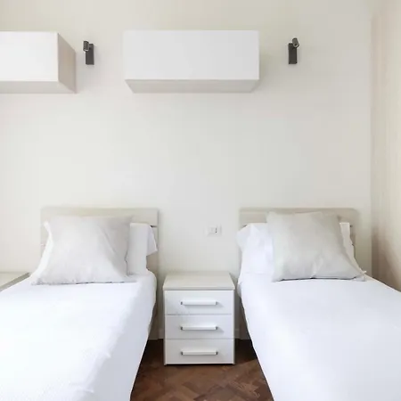 Voyager Apartment, Cozy And Fully Furnished, Top Neighborhood, To Experience The Authentic Milanese Lifestyle, By Houseinmilano *