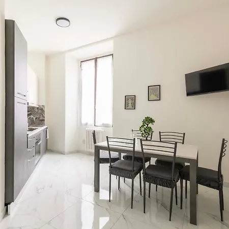 Voyager Apartment, Cozy And Fully Furnished, Top Neighborhood, To Experience The Authentic Milanese Lifestyle, By Houseinmilano