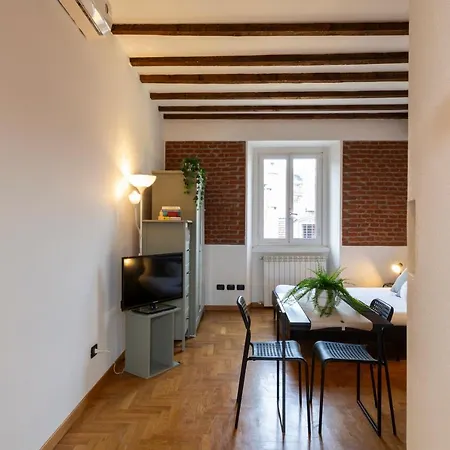 Pit Stop - Navigli * ميلان