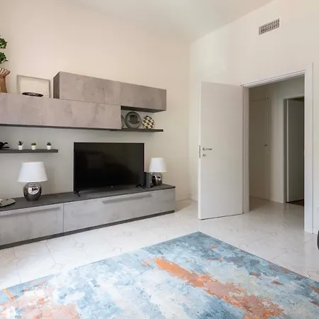 Voyager Apartment, Cozy And Fully Furnished, Top Neighborhood, To Experience The Authentic Milanese Lifestyle, By Houseinmilano דירה מילאנו
