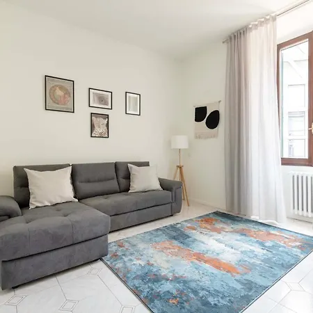 Voyager Apartment, Cozy And Fully Furnished, Top Neighborhood, To Experience The Authentic Milanese Lifestyle, By Houseinmilano מילאנו