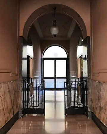 Elegante Nel Quartiere Isola Appartement *